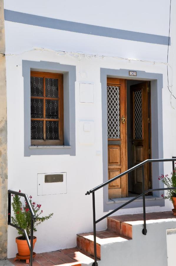 Lovelystay - Casa Salto - Charming Townhouse With Large Terrace タヴィラ エクステリア 写真