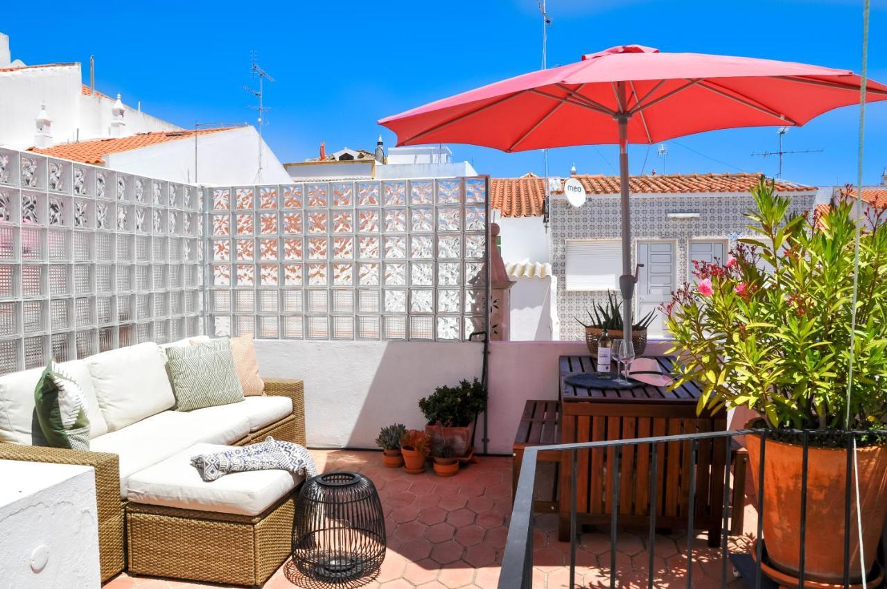 Lovelystay - Casa Salto - Charming Townhouse With Large Terrace タヴィラ エクステリア 写真