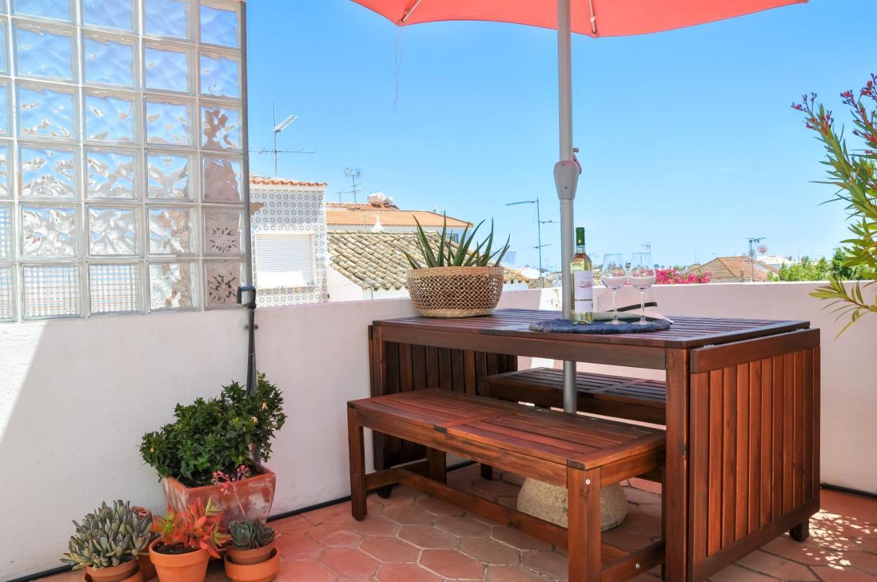 Lovelystay - Casa Salto - Charming Townhouse With Large Terrace タヴィラ エクステリア 写真