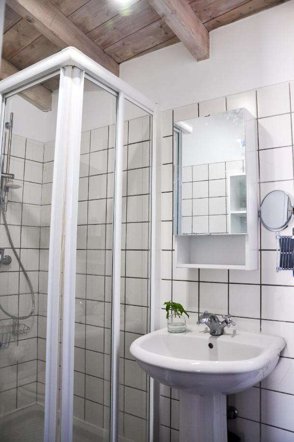 Lovelystay - Casa Salto - Charming Townhouse With Large Terrace タヴィラ エクステリア 写真