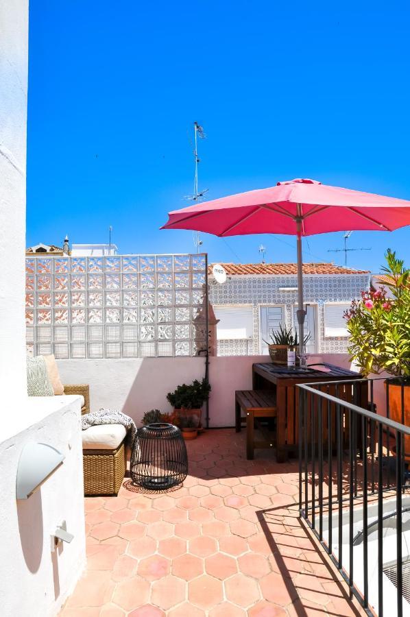 Lovelystay - Casa Salto - Charming Townhouse With Large Terrace タヴィラ エクステリア 写真